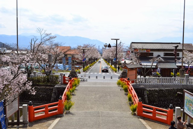 武田神社から見下ろす甲府盆地