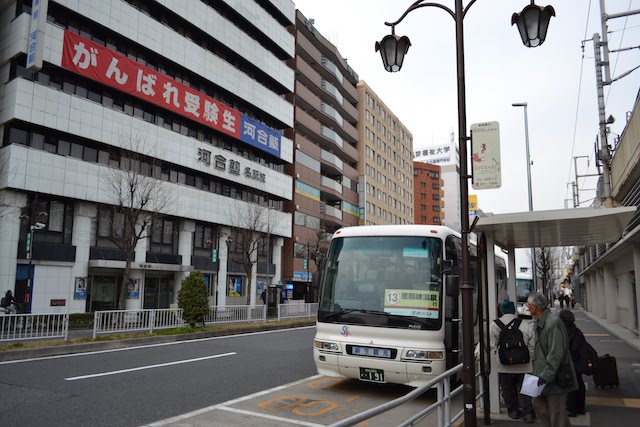 名古屋駅太閤通口に停車している「湯快リゾート」恵那峡温泉行バス