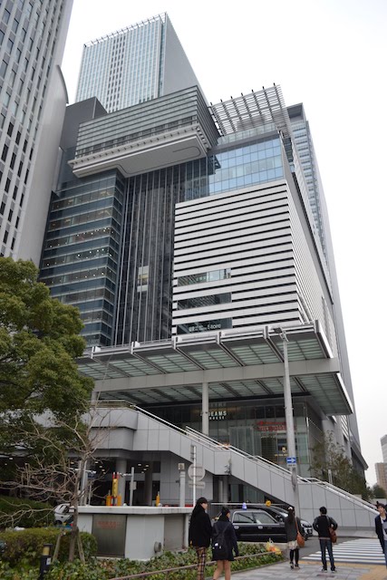名古屋駅ビル「JRゲートタワー」