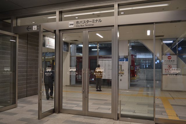 「JRゲートタワー」1階の名古屋市バスターミナル