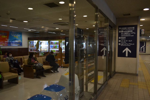 名鉄バスセンター4階待合室