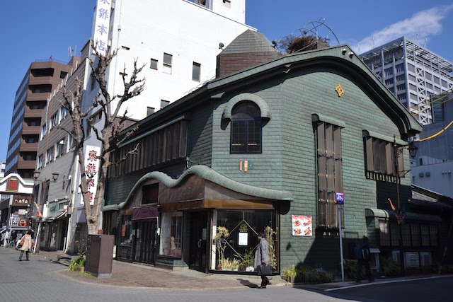 御園通の寿司店「東鮓（あずまずし）本店」は建て替えのため解体された（2017年2月撮影）